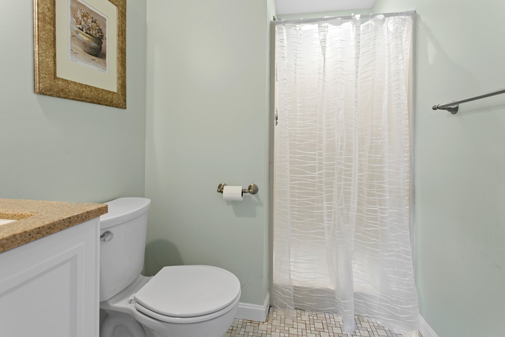 33 Washington Green, Unit 3 Walpole, MA 02032 - Photo 14 of 22