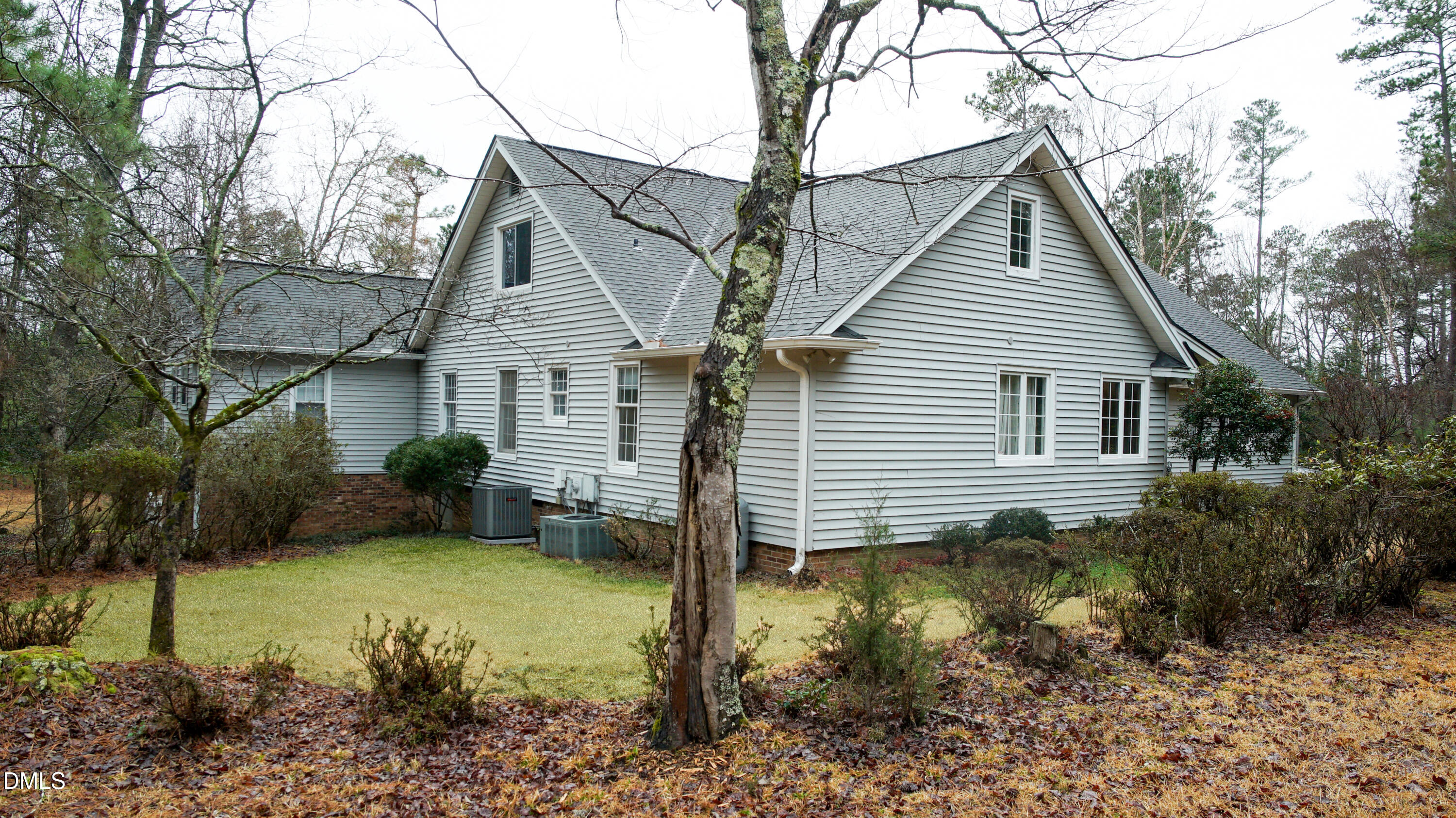 2215 Southern Road Sanford, NC 27330 - Photo 2 of 26