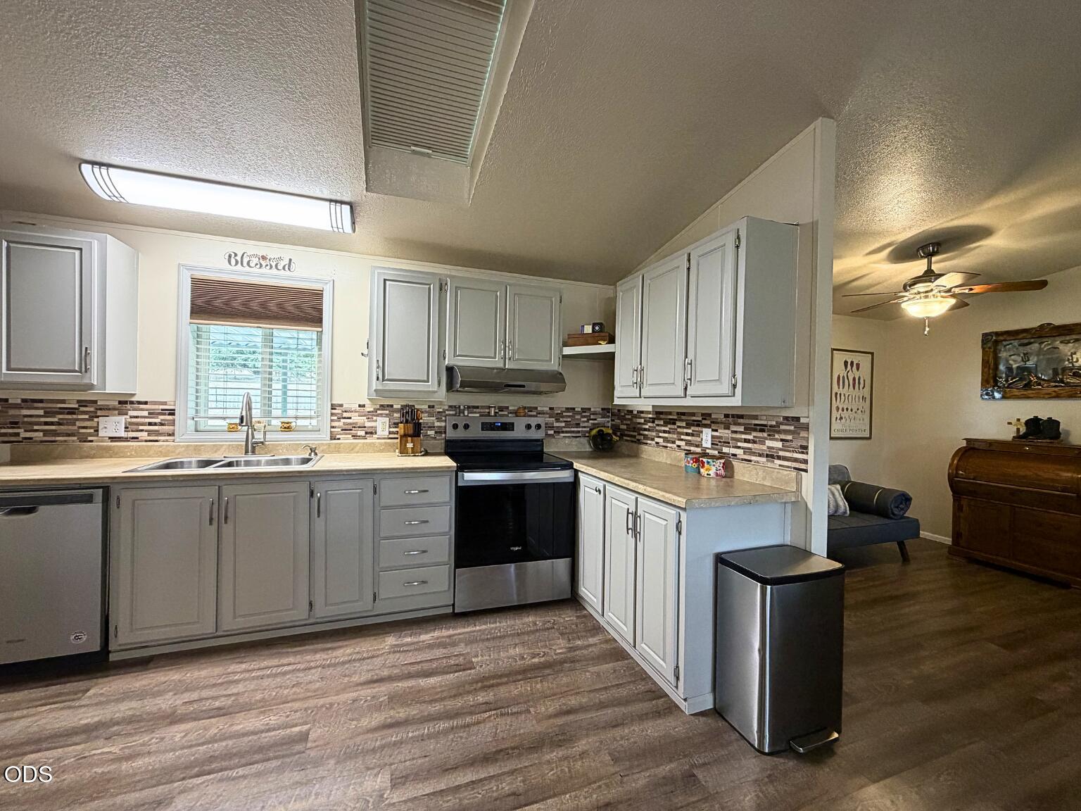 63 Rogue River Drive Eagle Point, OR 97524 - Photo 15 of 46