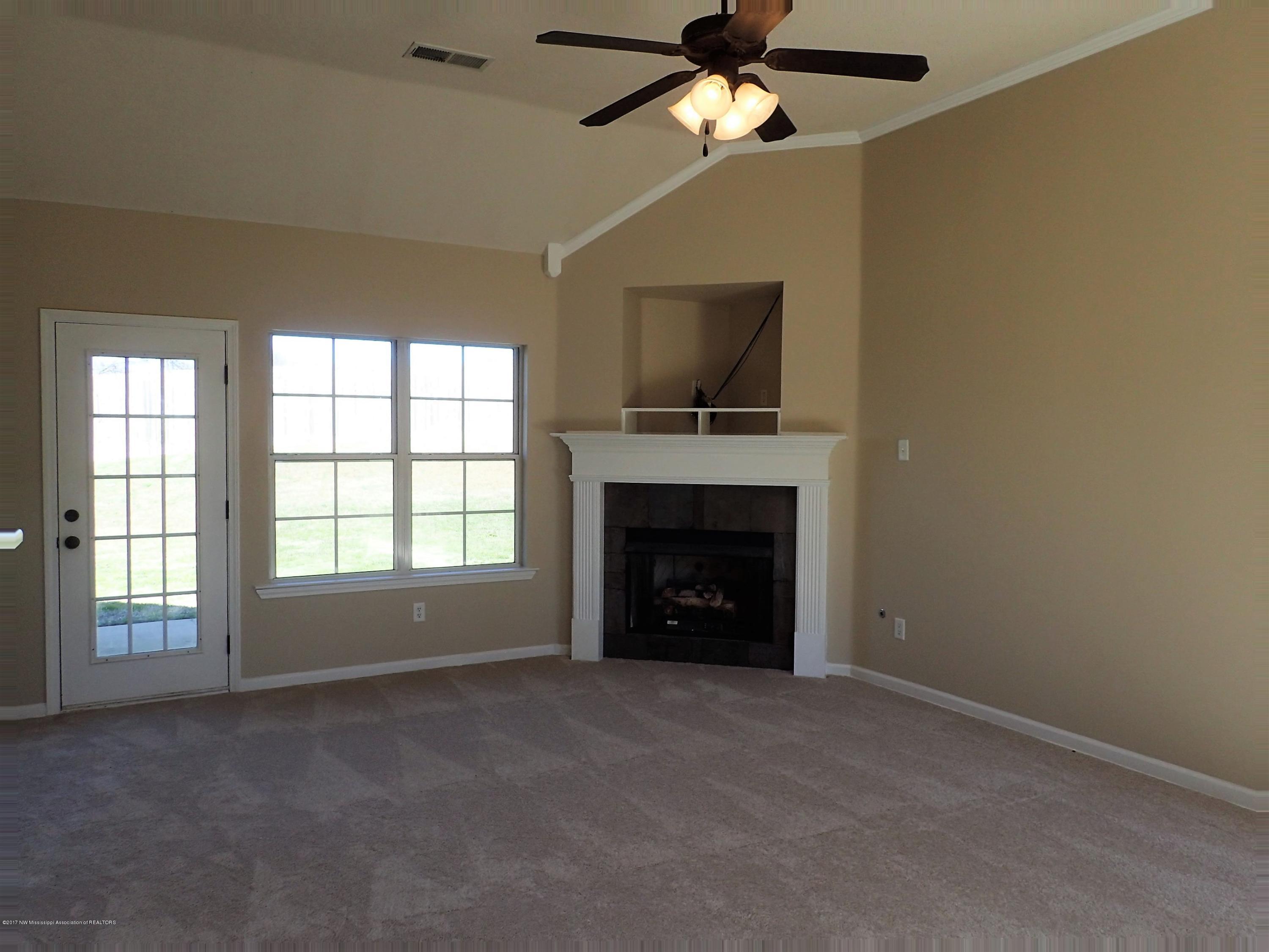 3122 Latimer Road Horn Lake, MS 38637 - Photo 3 of 26 great room