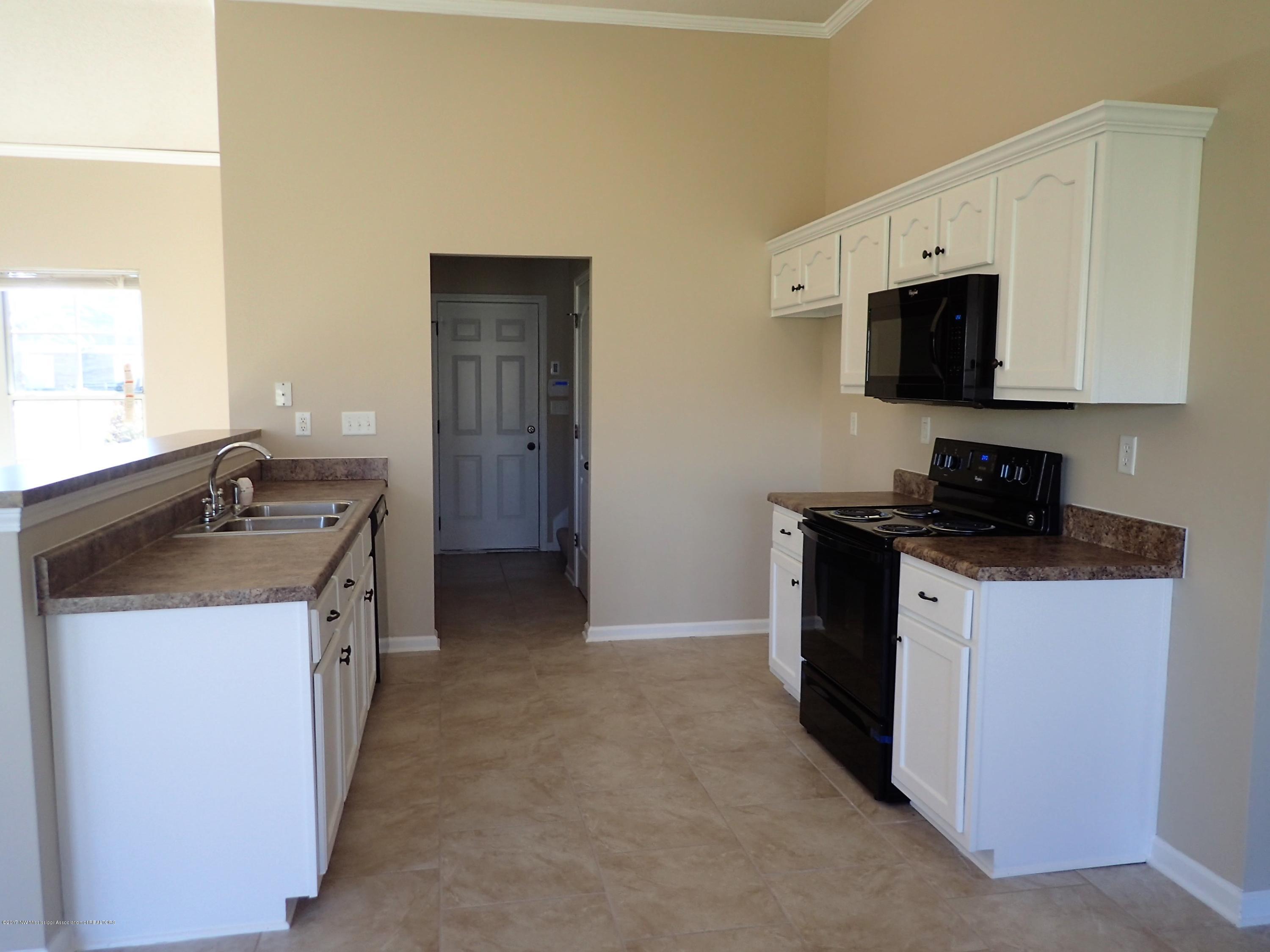 3122 Latimer Road Horn Lake, MS 38637 - Photo 5 of 26 kitchen