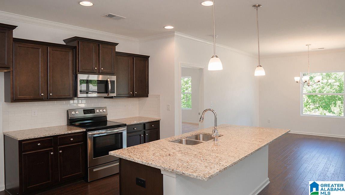 868 Valley Circle Leeds, AL 35094 - Photo 7 of 30