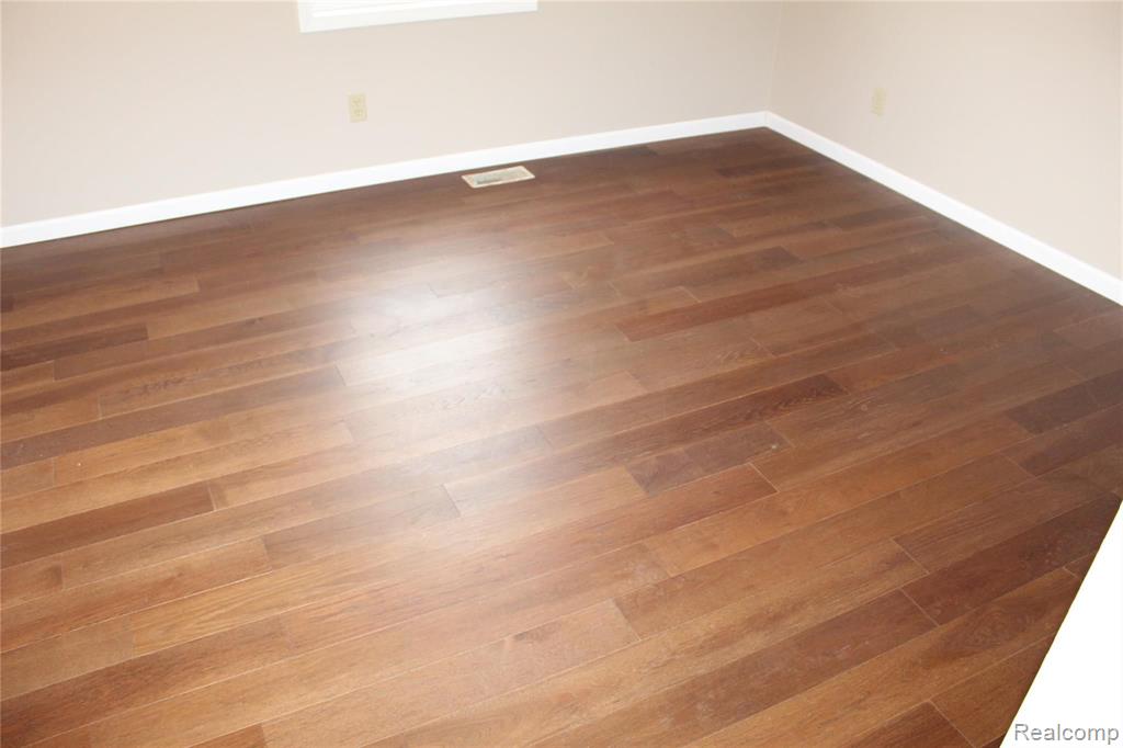 3371 Center Road Flint, MI 48506 - Photo 18 of 35