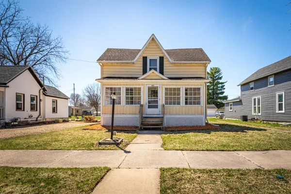 $184,900 | 631 Pearl Street, Sparta, WI 54656