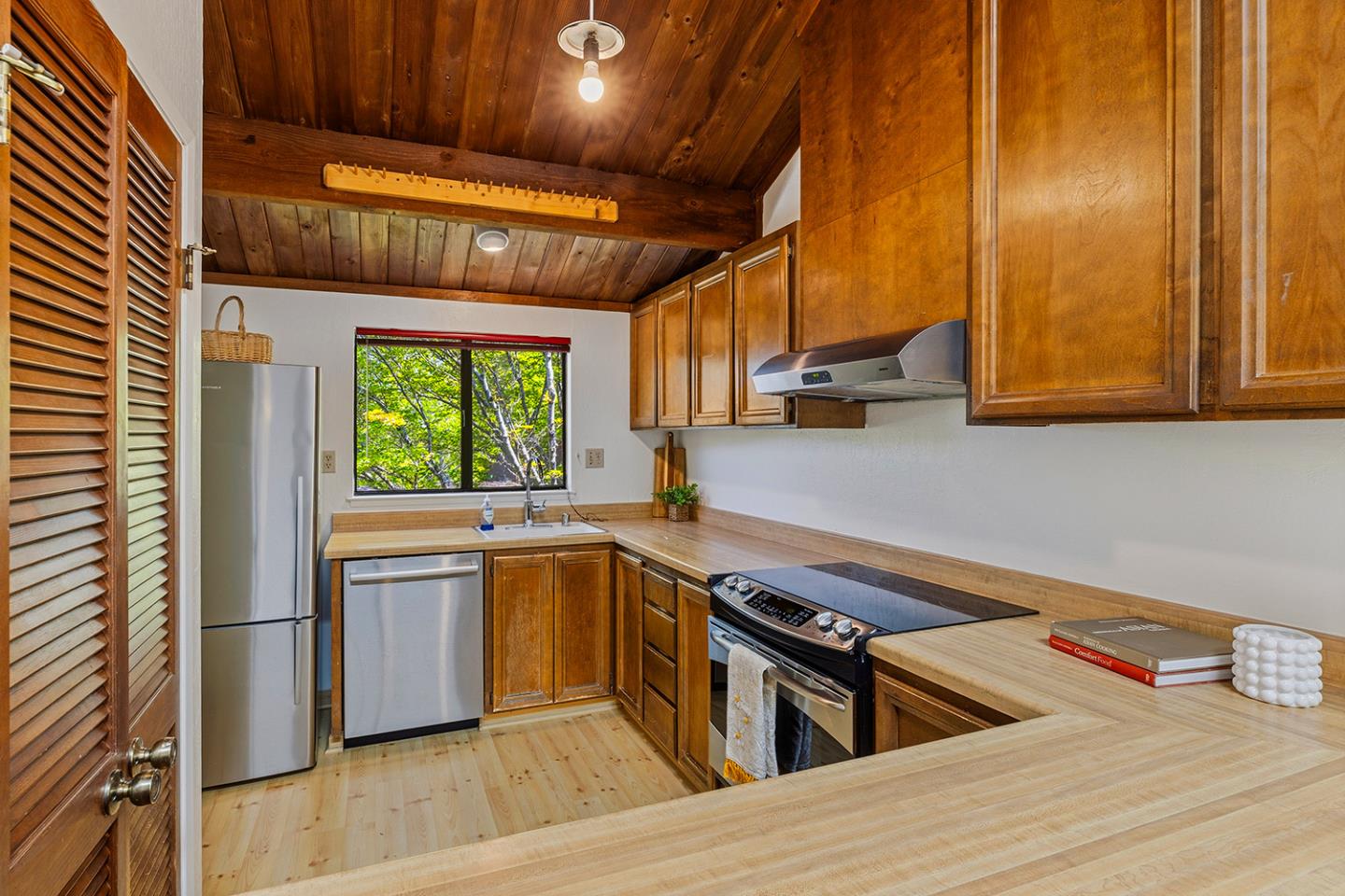 138 Tree Frog Lane Santa Cruz, CA 95060 - Photo 11 of 41