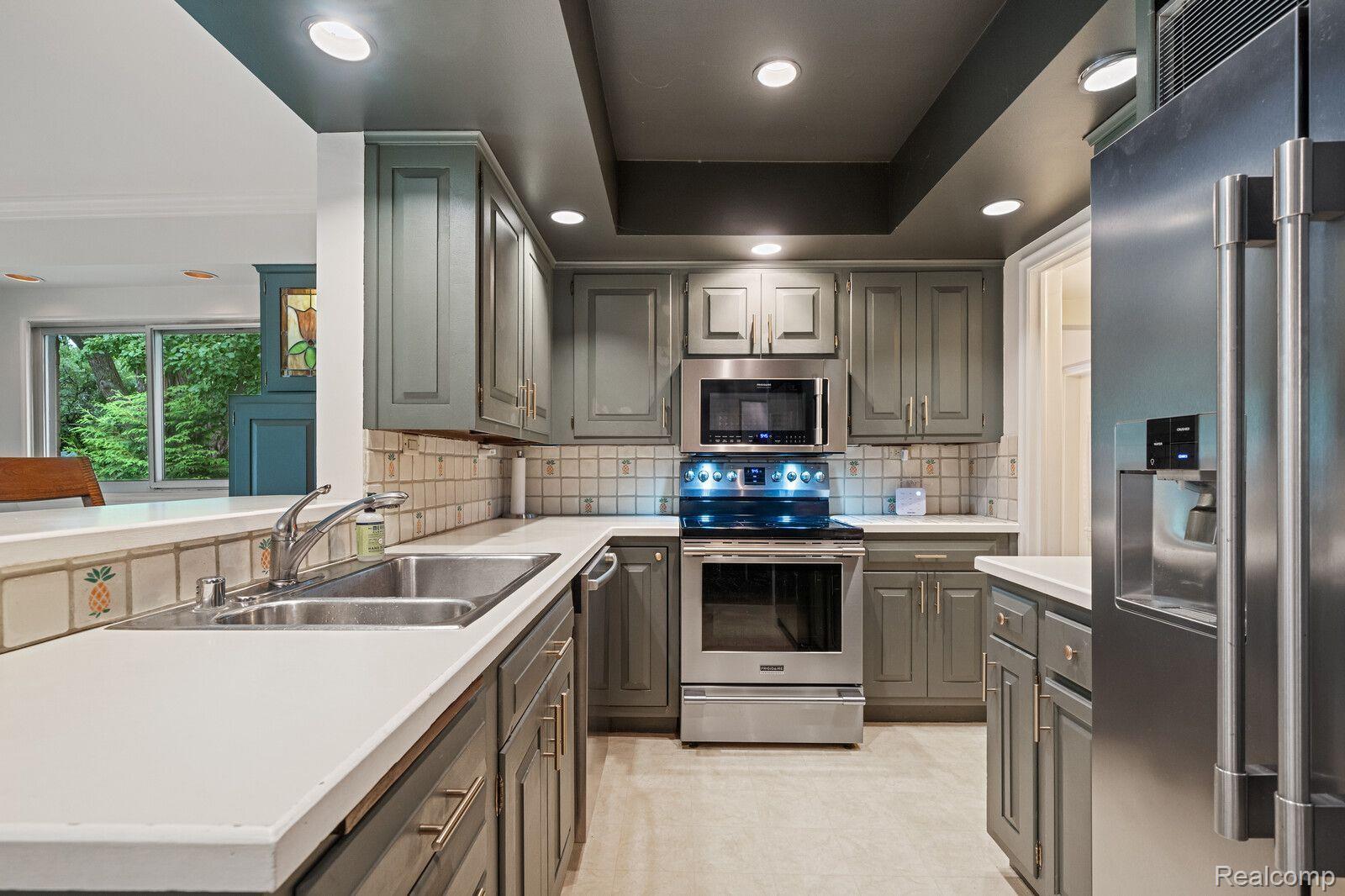 1548 North Renaud Road Grosse Pointe, MI 48236 - Photo 16 of 40 Gallery Image 16
