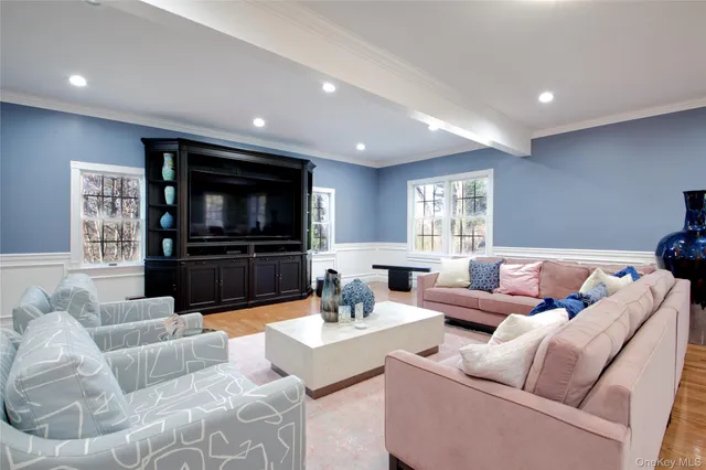 $2,899,000 | 50 Davis Lane, Roslyn, NY 11576