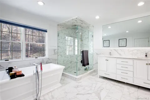 $2,899,000 | 50 Davis Lane, Roslyn, NY 11576