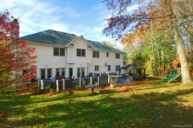 $2,899,000 | 50 Davis Lane, Roslyn, NY 11576