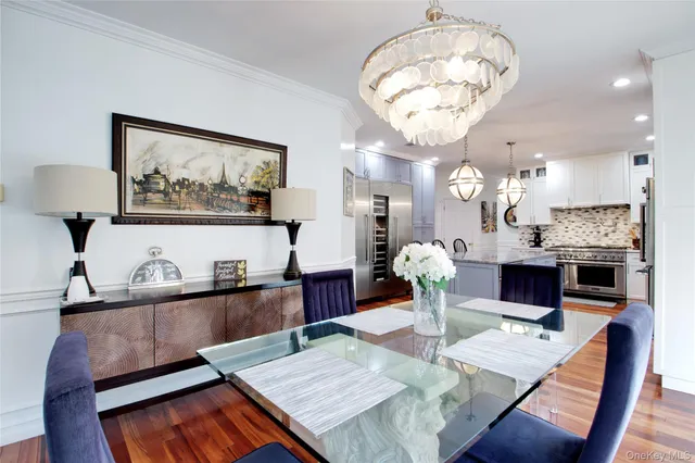 $2,899,000 | 50 Davis Lane, Roslyn, NY 11576