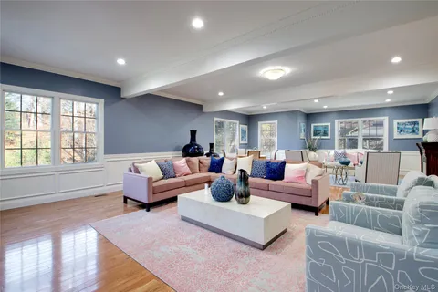 $2,699,000 | 50 Davis Lane, Roslyn, NY 11576