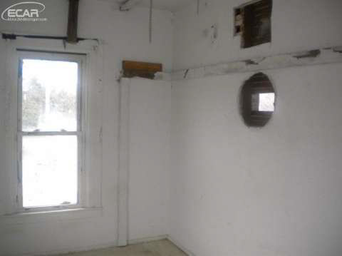 12531 Tuscola Road Clio, MI 48420 - Photo 15 of 16 20434041-14.JPG