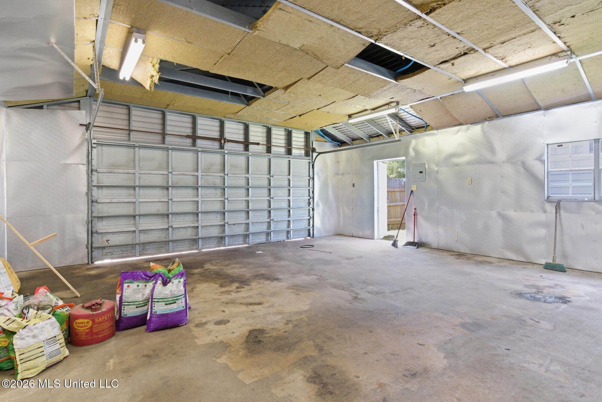 1908 Laurelglen Road Gautier, MS 39553 - Photo 28 of 38 Shed 2 Interior