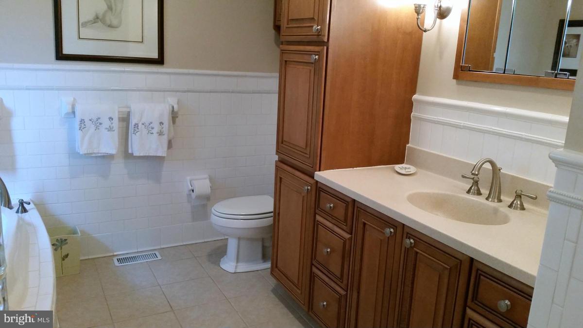 3370 Florence Road Woodbine, MD 21797 - Photo 13 of 29 Bath (Master)