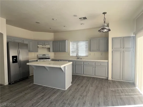 $2,200 | 7891 Delta Oak Court, Las Vegas, NV 89147