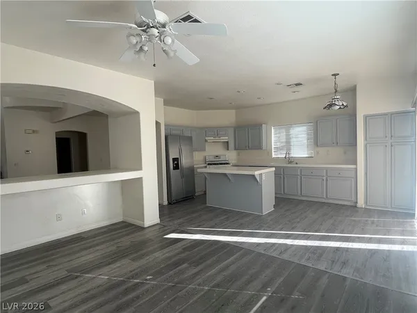 $2,200 | 7891 Delta Oak Court, Las Vegas, NV 89147