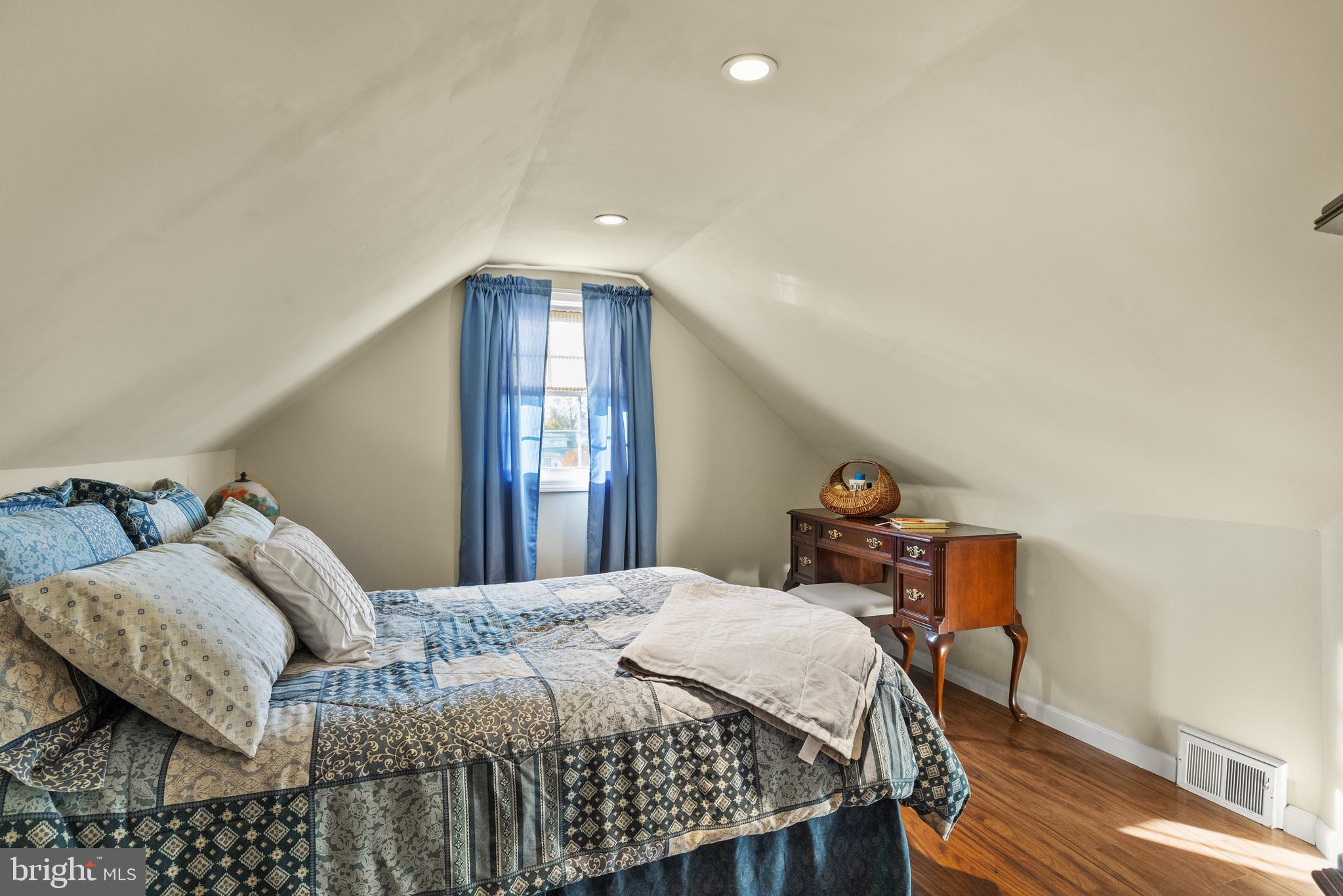 72 North Chester Avenue Riverside, NJ 08075 - Photo 22 of 29 Bonus Room (Currently being used as a bedroom)