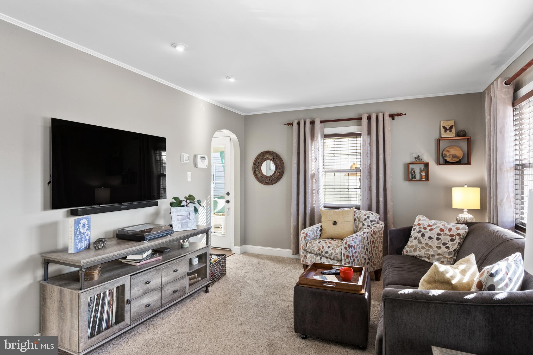 72 North Chester Avenue Riverside, NJ 08075 - Photo 6 of 29 Living Room