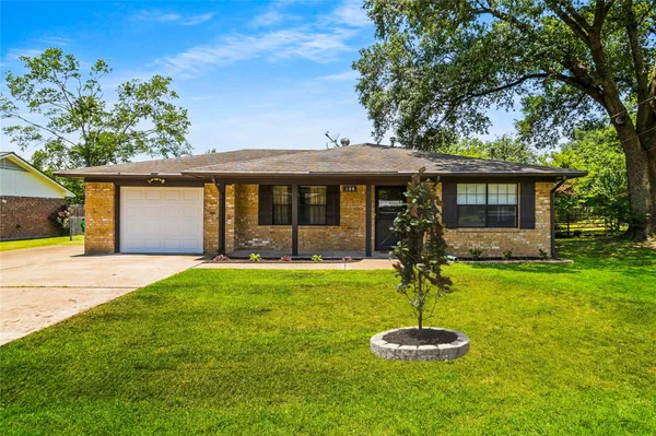 $240,000 | 108 West Viser Street, Madisonville, TX 77864