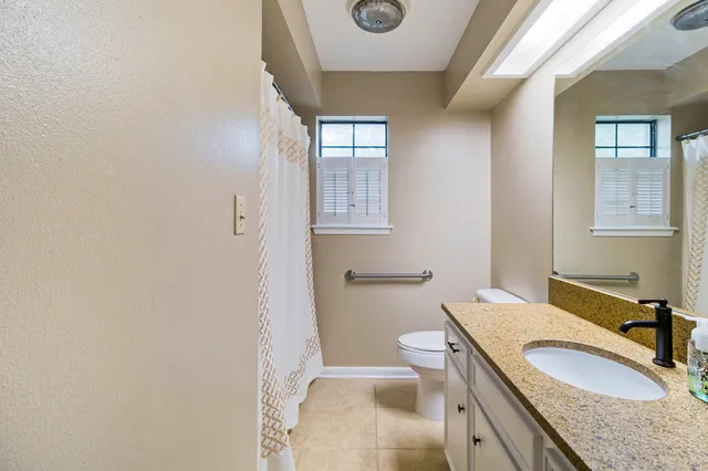 $240,000 | 108 West Viser Street, Madisonville, TX 77864