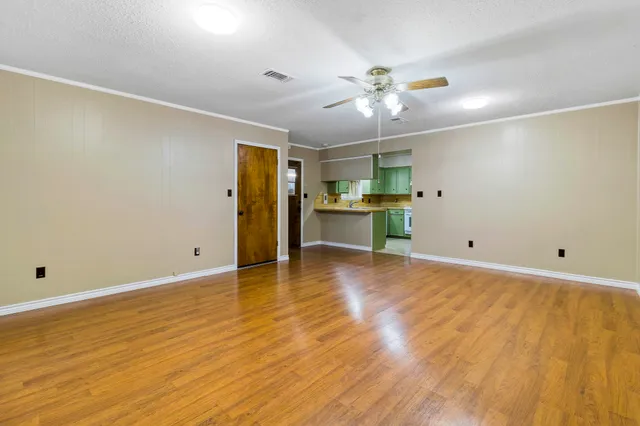 $240,000 | 108 West Viser Street, Madisonville, TX 77864