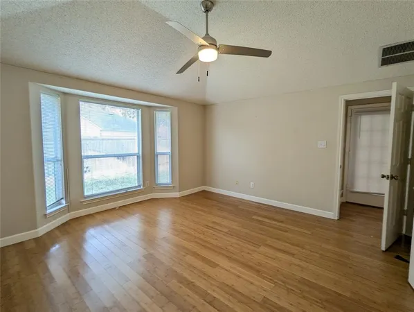 $2,800 | 6019 Mapleshade Lane, Dallas, TX 75252