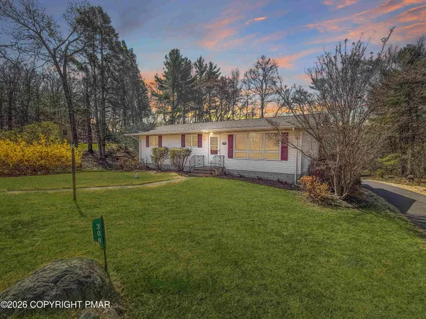$2,850 | 308 Hemlock Lane, Stroudsburg, PA 18360