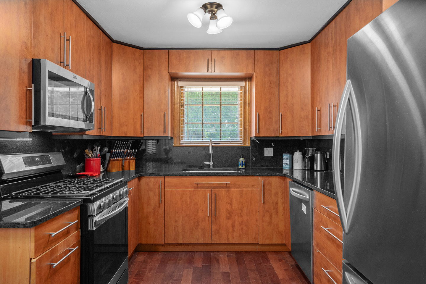 247 East Schick Road Bloomingdale, IL 60108 - Photo 13 of 26