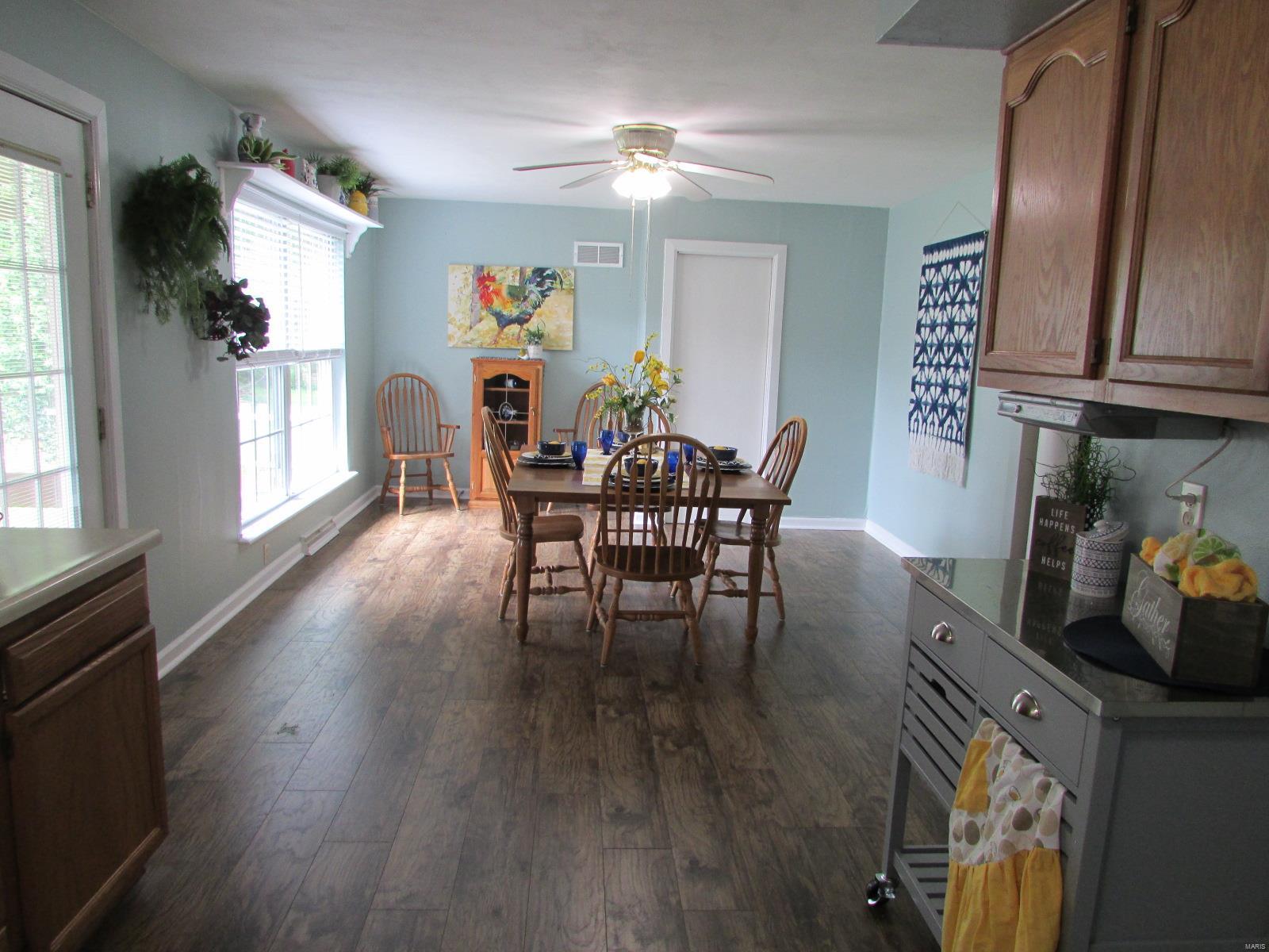 202 Doerr Street Roxana, IL 62084 - Photo 11 of 57