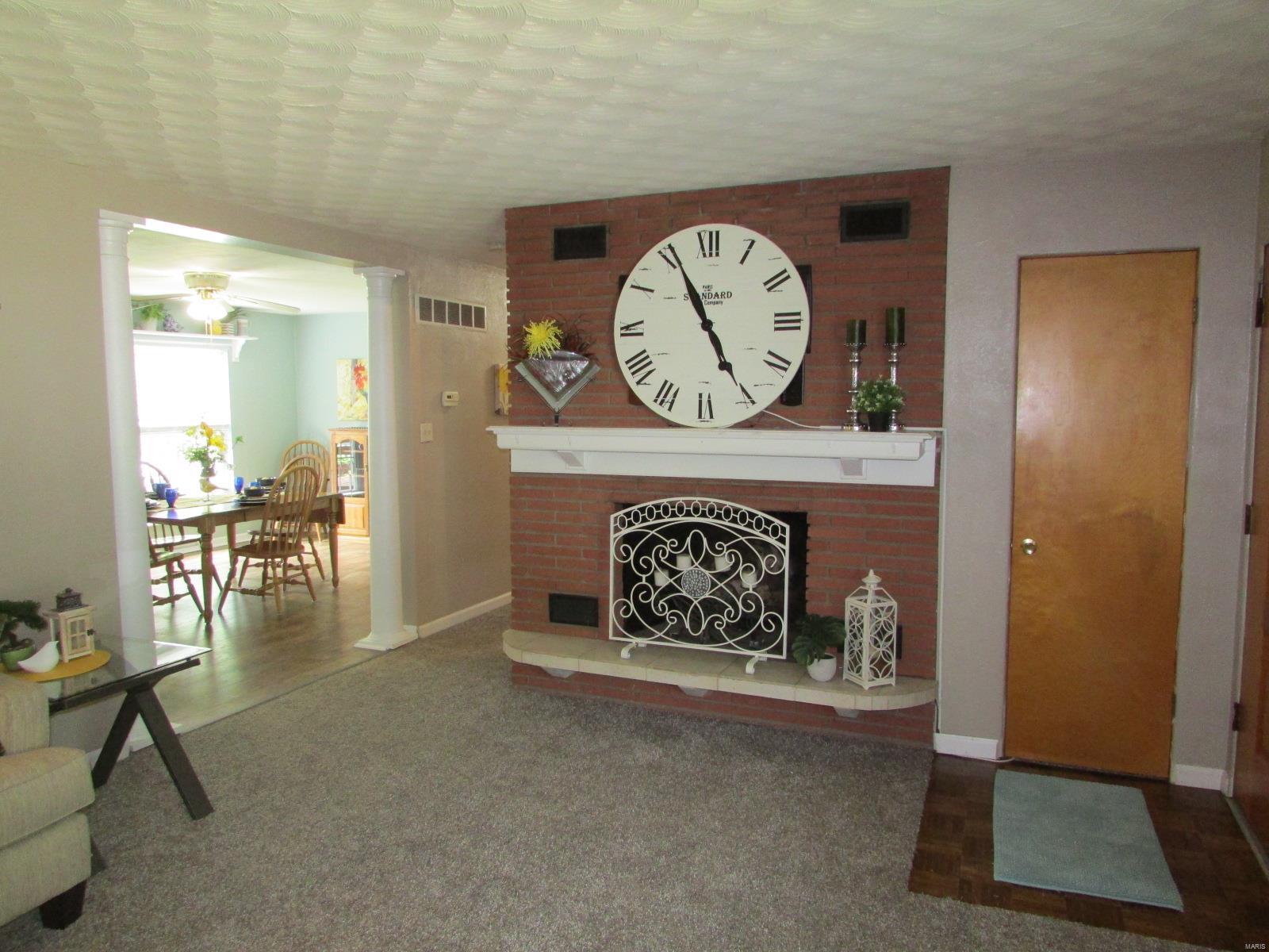 202 Doerr Street Roxana, IL 62084 - Photo 3 of 57