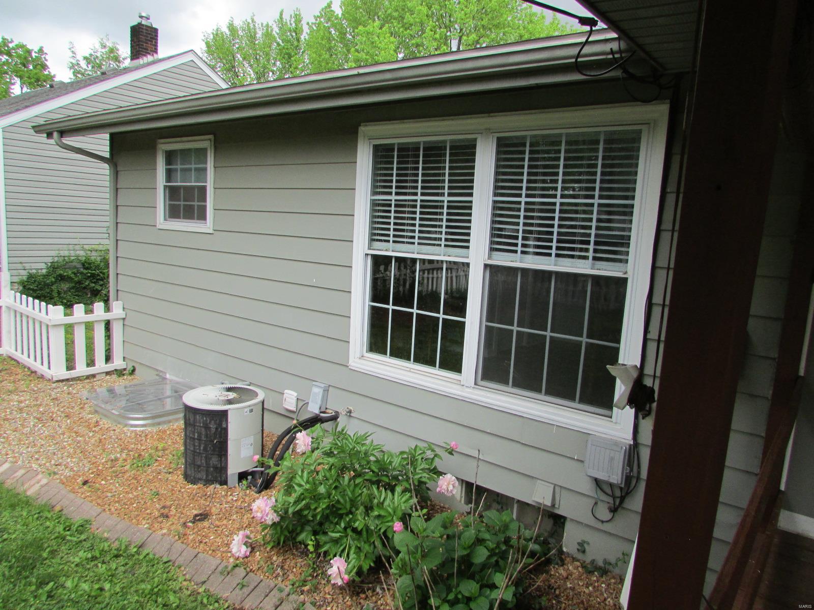 202 Doerr Street Roxana, IL 62084 - Photo 24 of 57