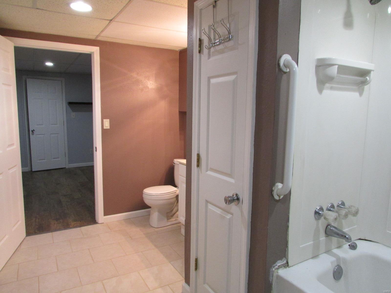202 Doerr Street Roxana, IL 62084 - Photo 32 of 57