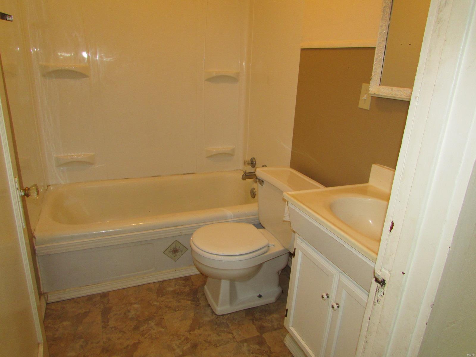 202 Doerr Street Roxana, IL 62084 - Photo 43 of 57