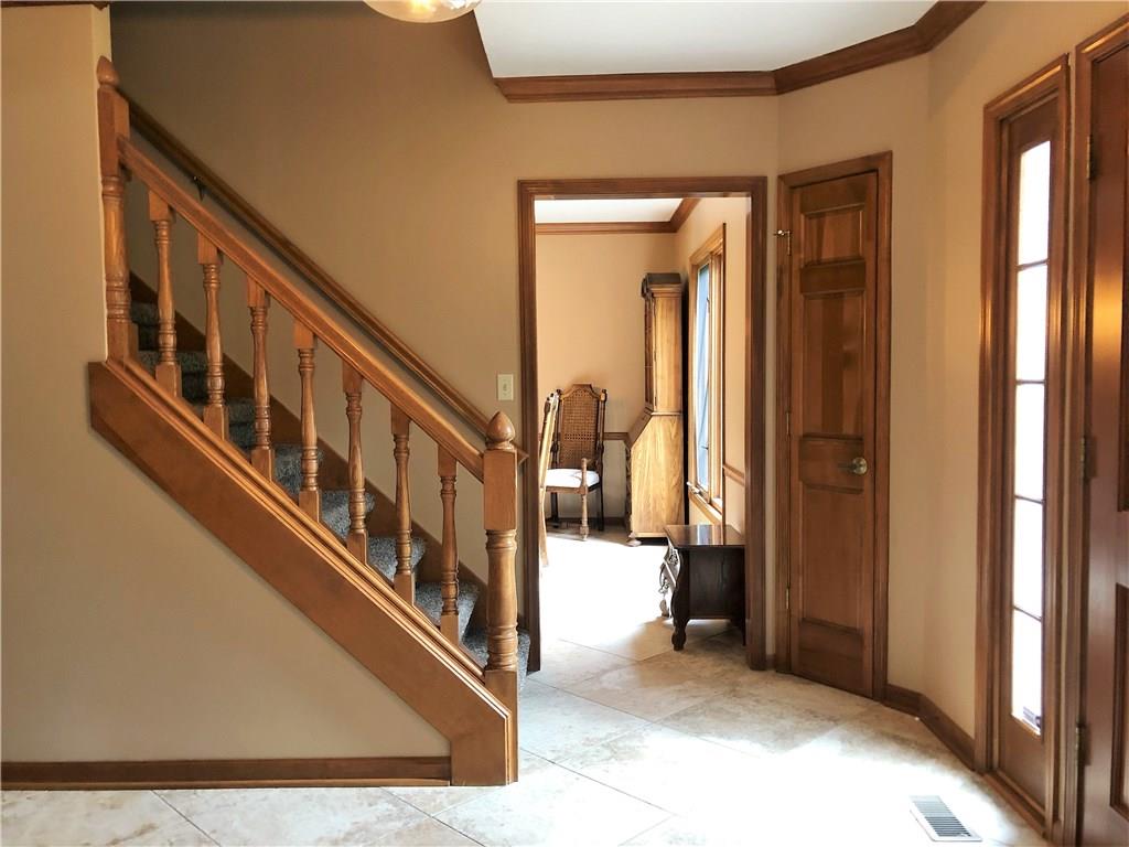 8920 Promontory Road Indianapolis, IN 46236 - Photo 5 of 29 Gallery Image 5