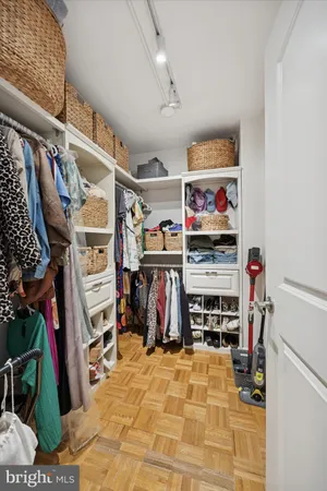 $1,950 | 604-36 South Washington Square, Unit 1806, Philadelphia, PA 19106