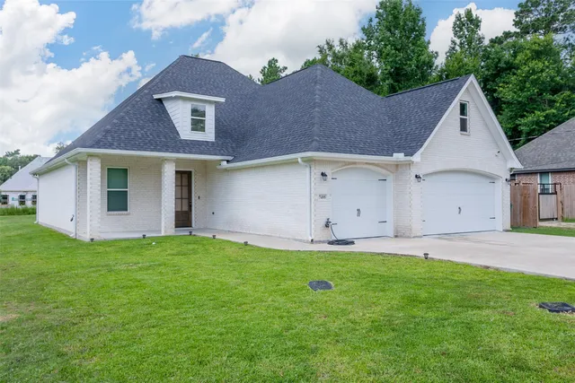 $332,000 | 7495 Broussard Road, Beaumont, TX 77713