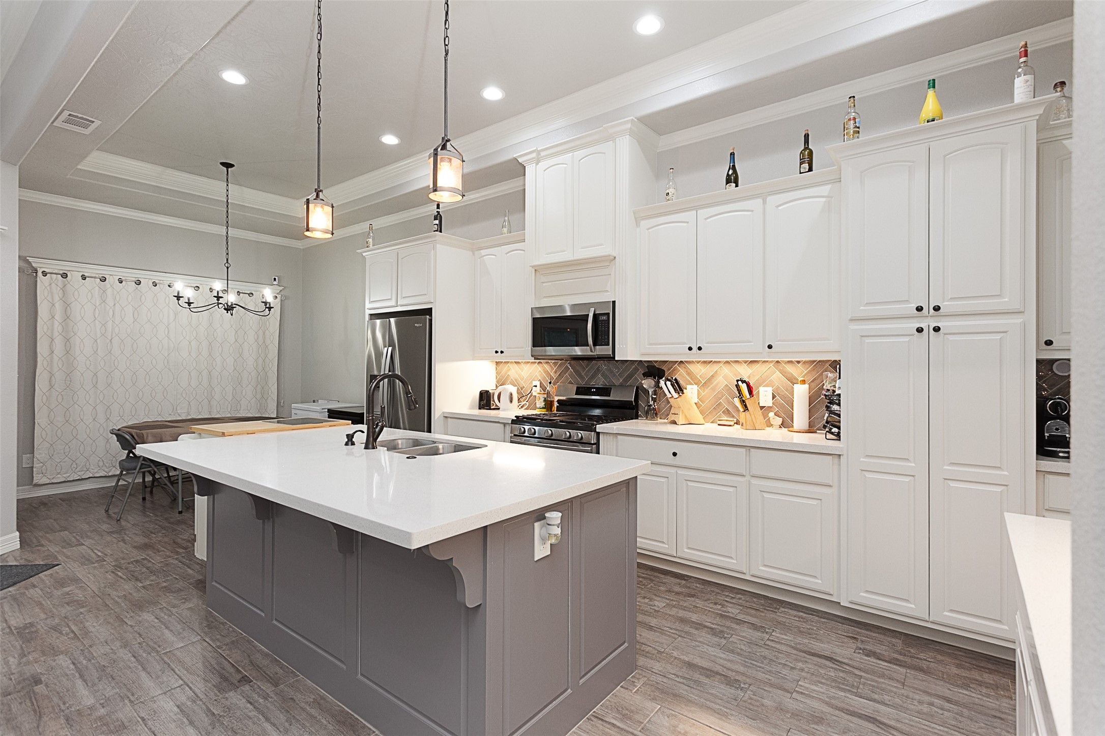 7495 Broussard Road Beaumont, TX 77713 - Photo 7 of 29