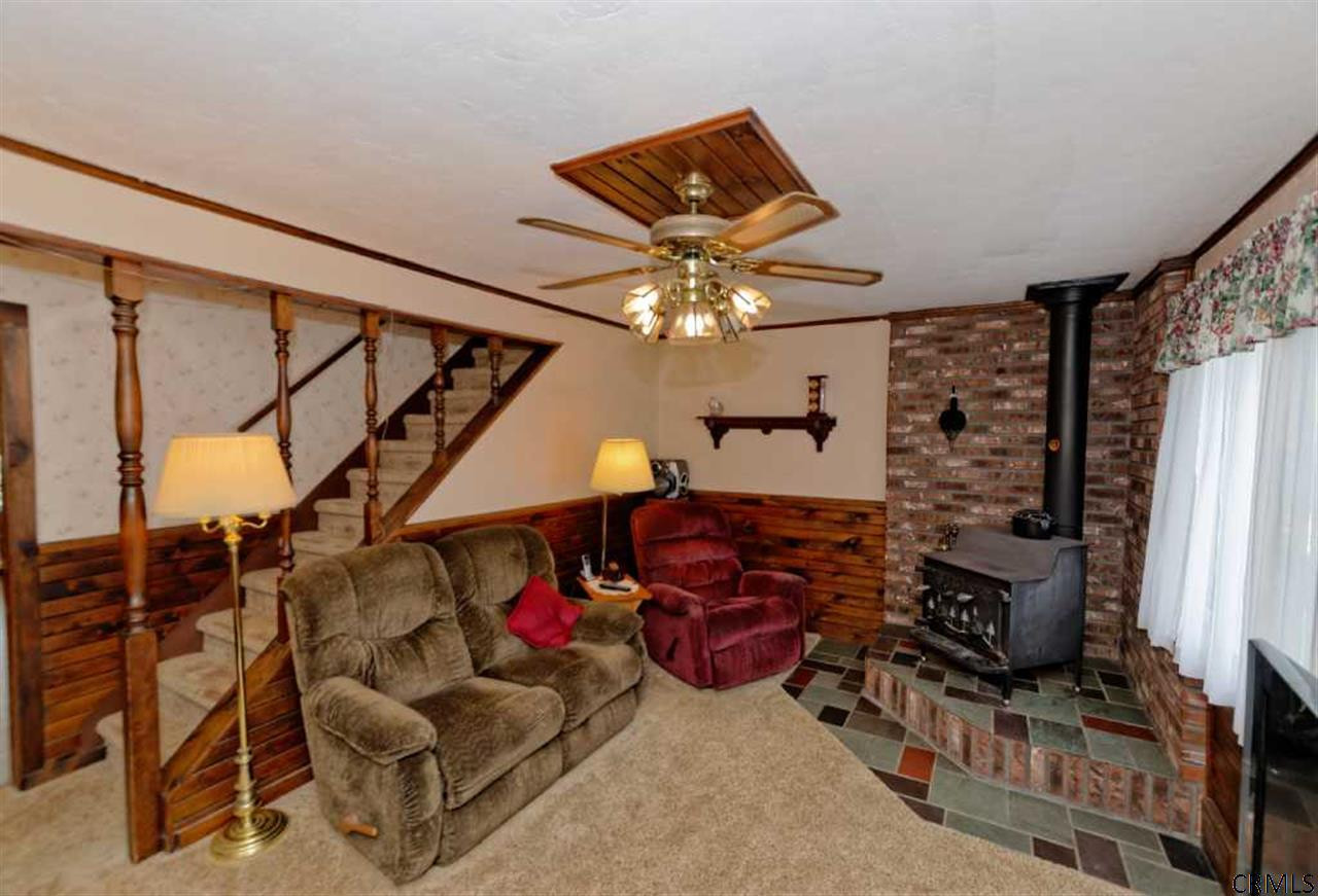 315 Sullivan Road Schenectady, NY 12304 - Photo 4 of 25 Photo 4