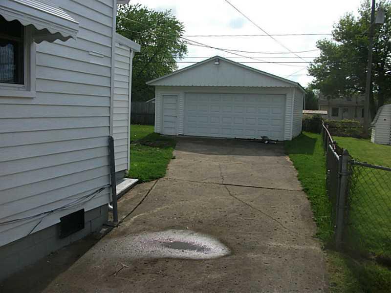 811 Barker Drive Springfield, OH 45505 - Photo 4 of 18