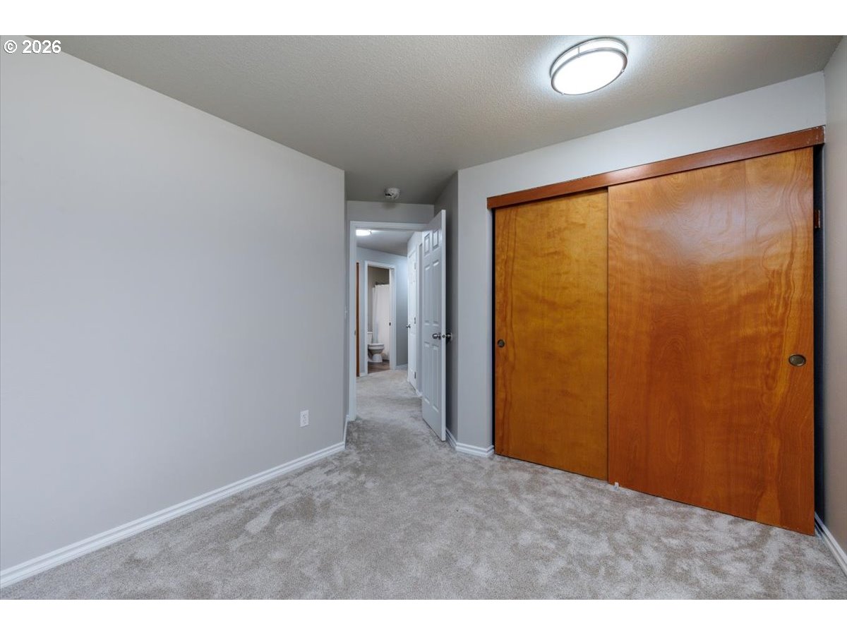 7025 Southwest 174th Avenue Beaverton, OR 97007 - Photo 19 of 38