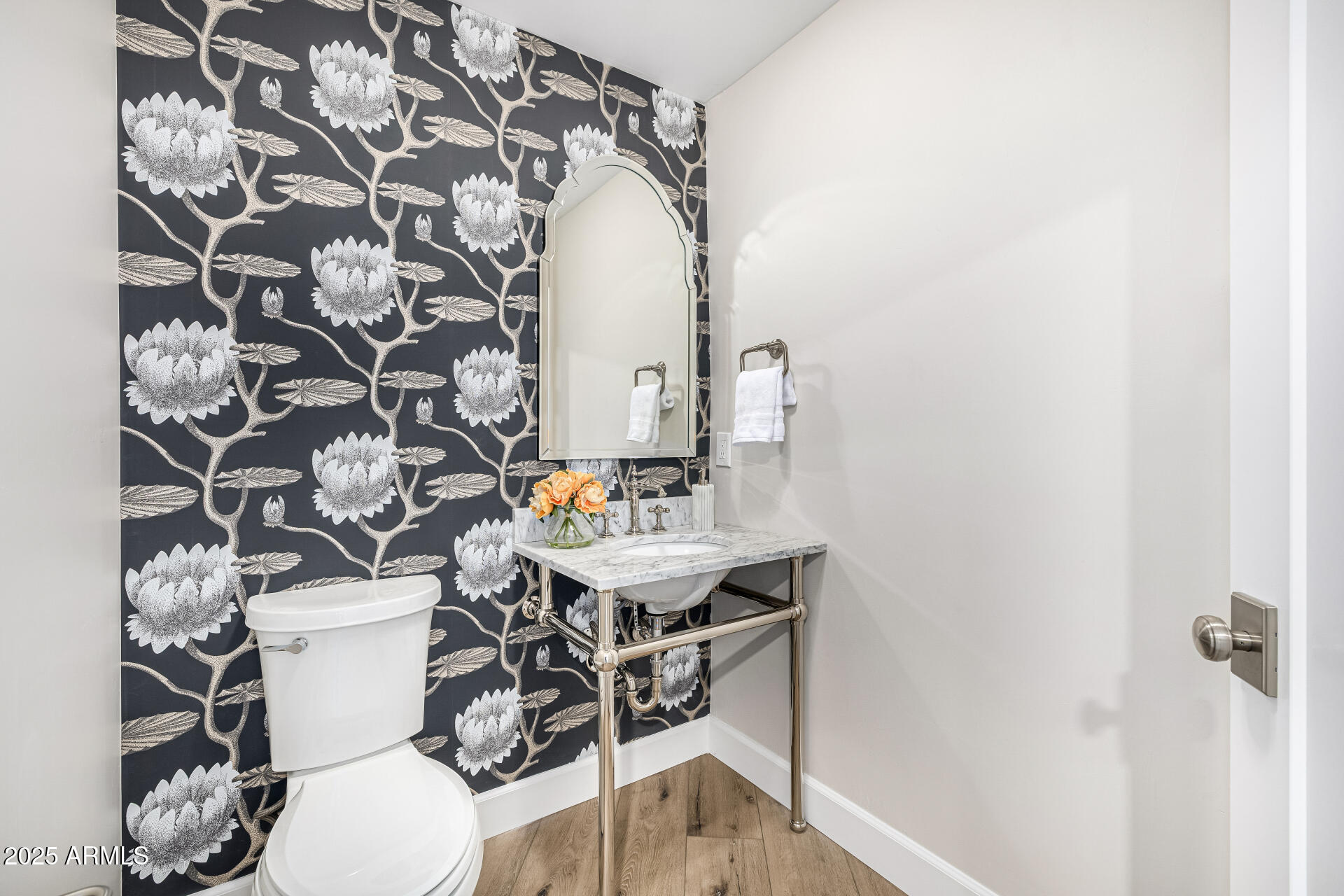 1625 Palmcroft Way Southwest Phoenix, AZ 85007 - Photo 9 of 69 Powder Room-73