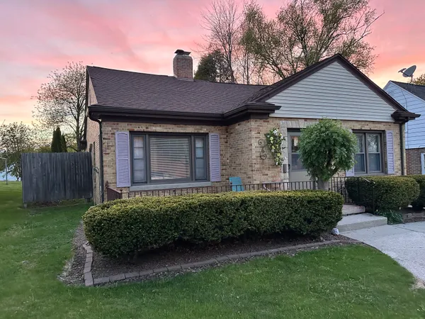 $264,800 | 1016 North 10th Street, Manitowoc, WI 54220