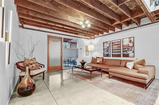 a view of entryway with furniture