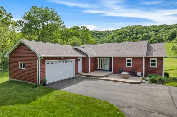 $649,900 | S3531 Bobcat Trail, Fountain City, WI 54629