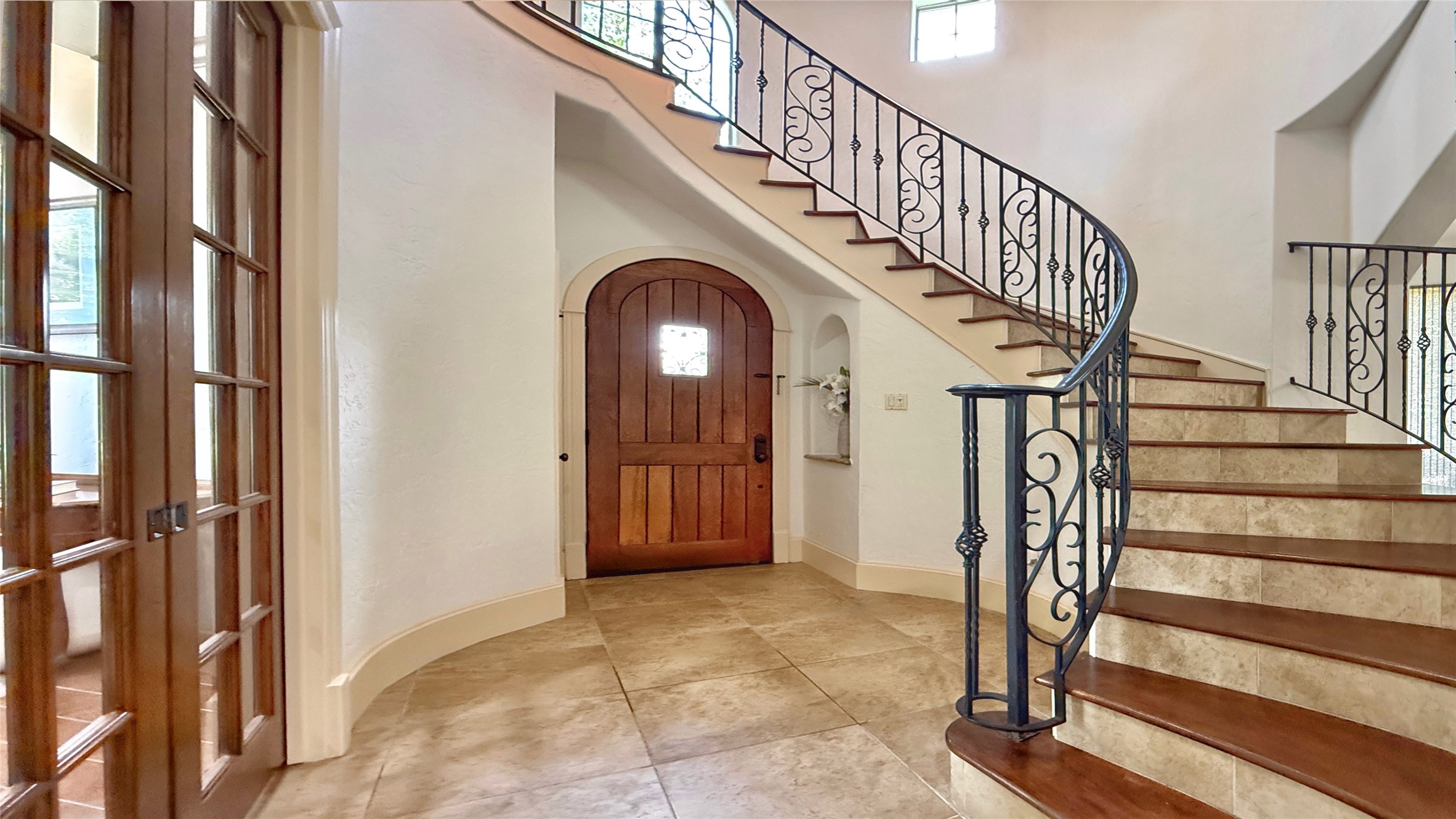 25207 Hideaway Run Drive Spring, TX 77389 - Photo 5 of 49 Dramatic winding staircase off the foyer