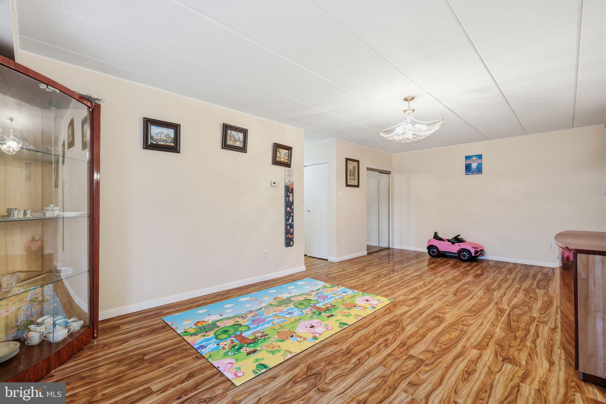 8910 Krewstown Road, Unit 118 Philadelphia, PA 19115 - Photo 3 of 20 Gallery Image 3