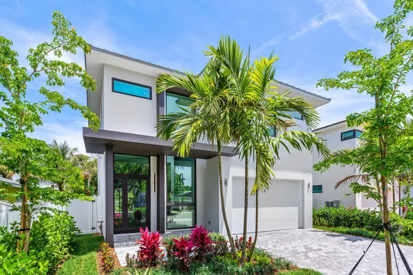 $2,350,000 | 207 Southeast 5th Street, Delray Beach, FL 33483