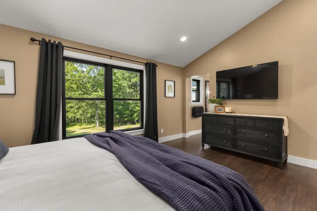 $1,799,999 | 10 Lewis Road, Kittery, ME 03904