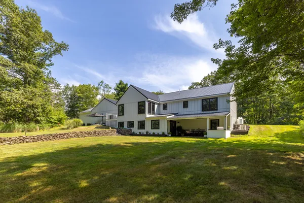 $1,599,900 | 10 Lewis Road, Kittery, ME 03904