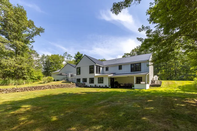 $1,799,999 | 10 Lewis Road, Kittery, ME 03904